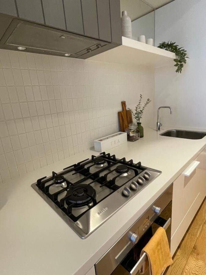 Cozy 1 Bed Apt & Spa,Free Parking ,Phenomena Views Melbourne Eksteriør bilde